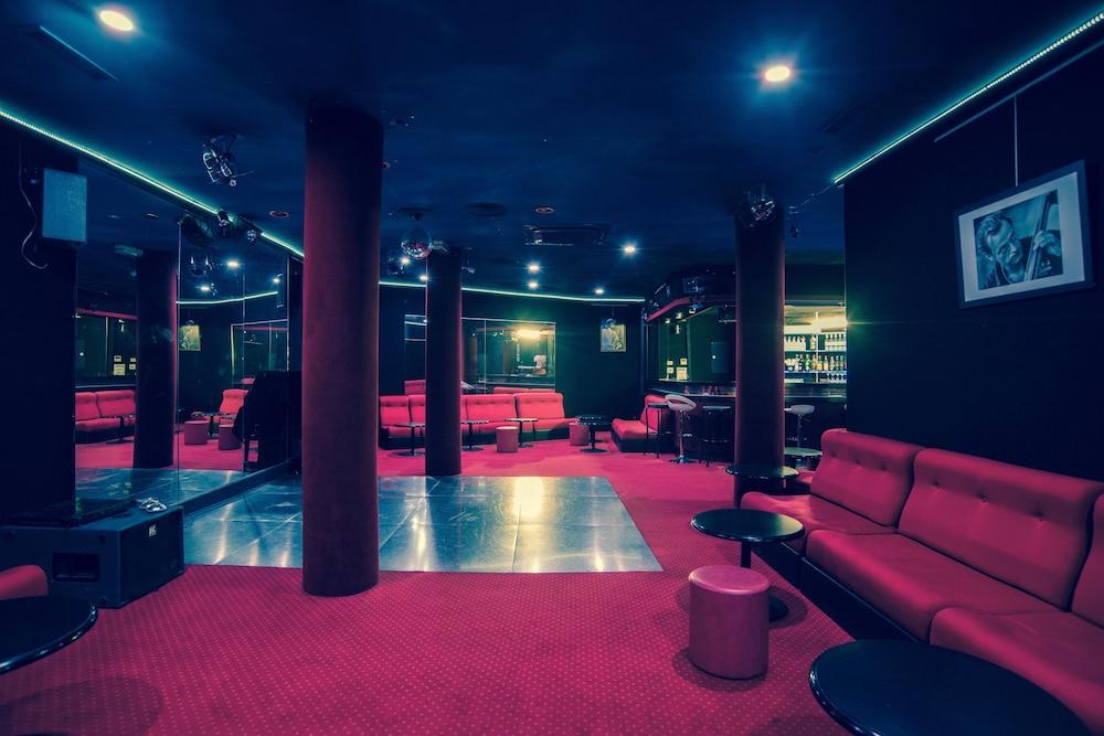 Hotel Novel Restaurant La Mamma Аннесі Екстер'єр фото