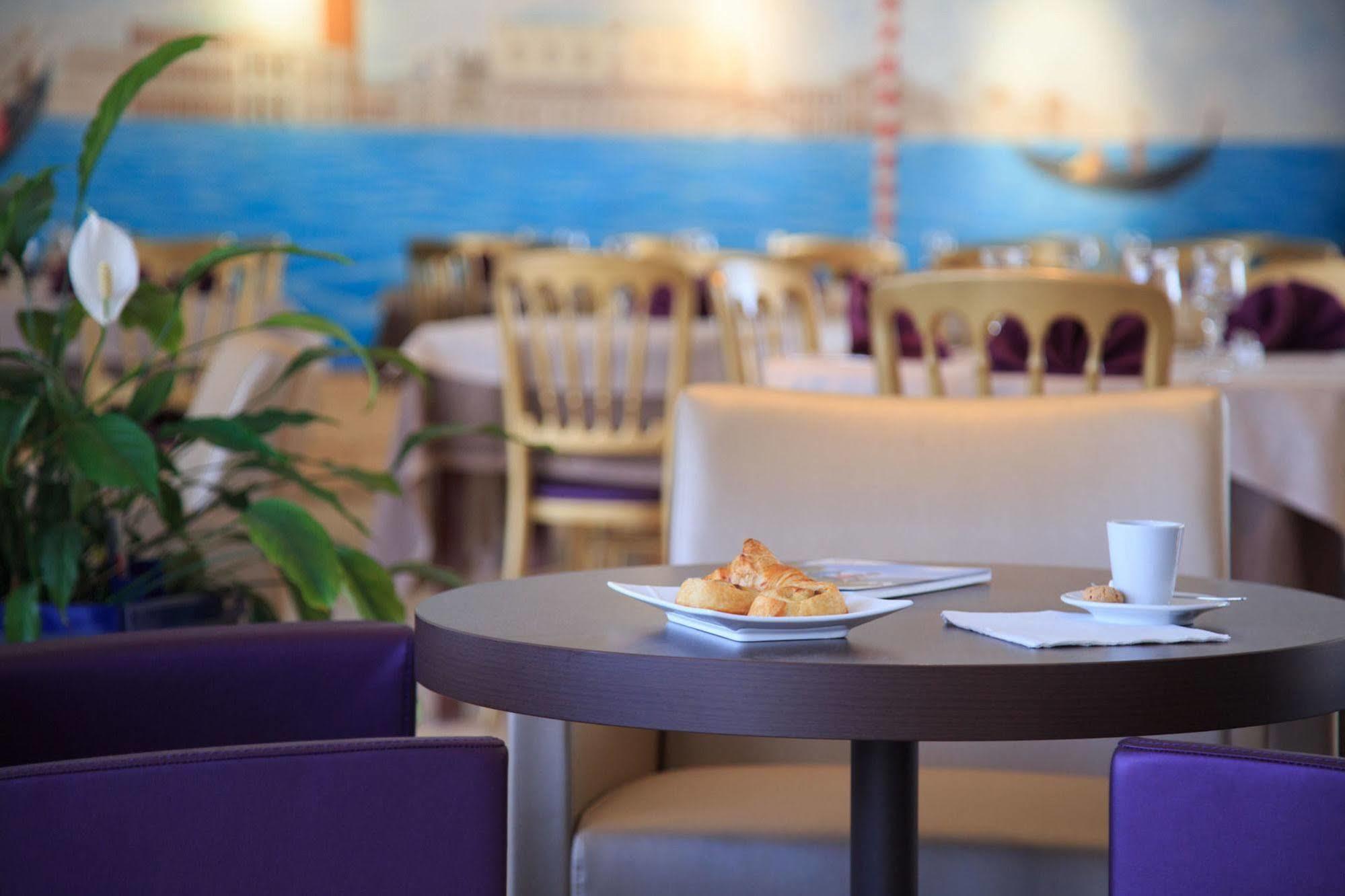 Hotel Novel Restaurant La Mamma Аннесі Екстер'єр фото